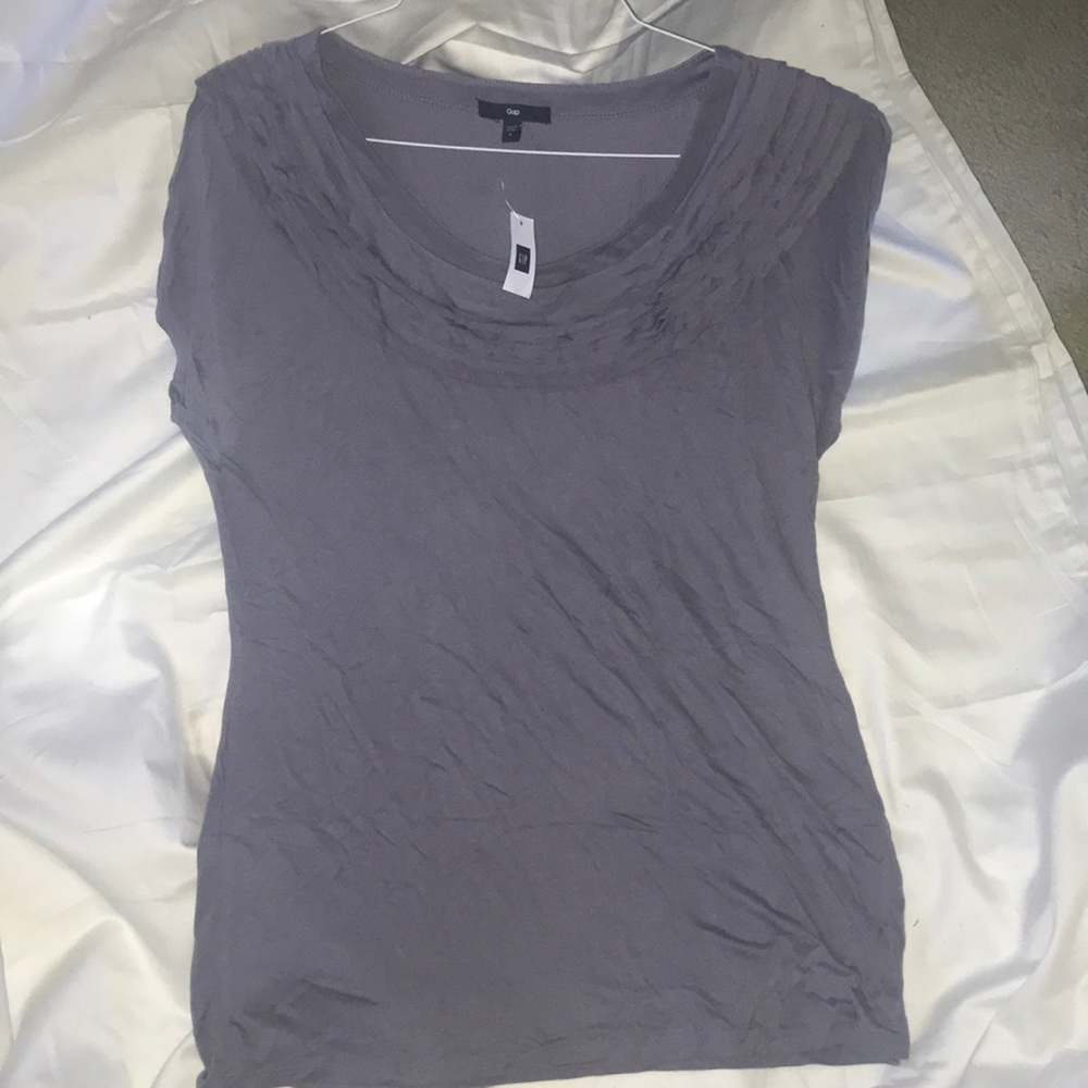 Gap knit shirt